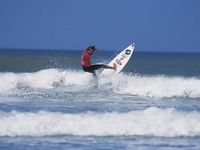 Fun_france_biarritz_surfer